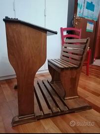 Scrivania in legno retró