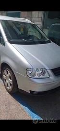 volkswagen Touran 2.0 140cv hi line