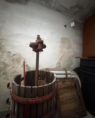 Torchio per il vino  per uva vintage
