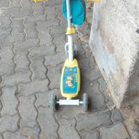 Monopattino minionsmonopattino minions