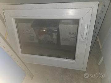 finestra PVC vasistas 
