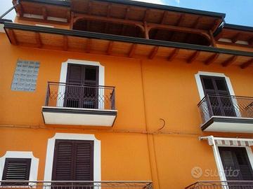 Appartamento su due livelli con terrazzo