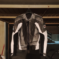 Completo moto Berik e giacca Dainese
