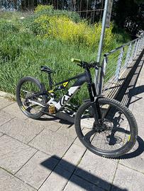 Husqvarna  Hard Cross