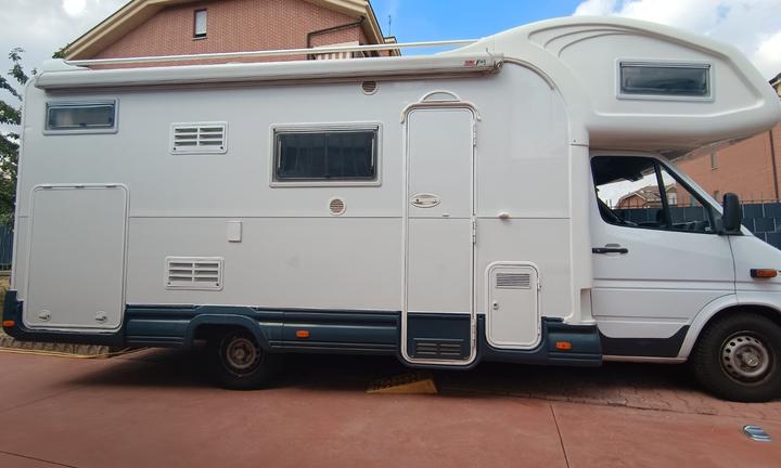Camper CI Mizar Garage Mercedes