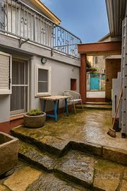 Ales- graziosa bilivelli da subito abitabile