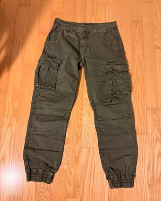 Pantaloni cargo