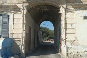 Grande magazzino e negozio Stazione Alcamo Vecchia