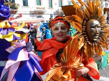 Stock 45 Costumi Carnevale - Gruppo Mascherato