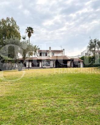 Villa o villino Roma [Cod. rif 3302325VRG]