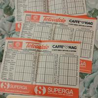 schedina di totocalcio e un calendario da tasca.