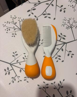 Spazzola e pettine chicco