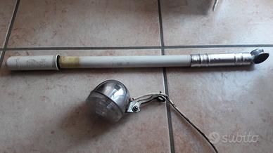 VECCHIA POMPA E FANALE BICICLETTA VINTAGE 