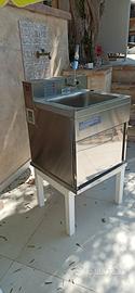Lavandino INOX monoblocco completo di rubinetteria