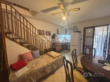 Appartamento su due livelli in zona centrale - Via