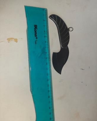 coltello da collezione a forma di foglia 