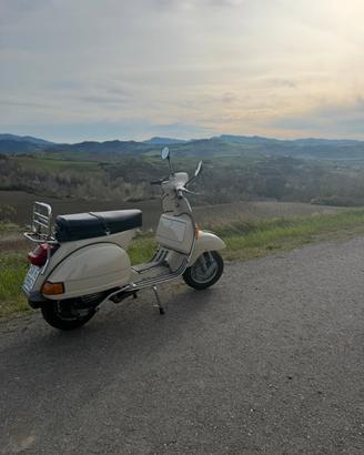 Vespa P200e