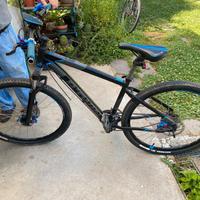 Bicicletta Mountain bike B-TWIN RockRider 520 