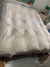 Copriletto trapuntato antico  fatto a mano