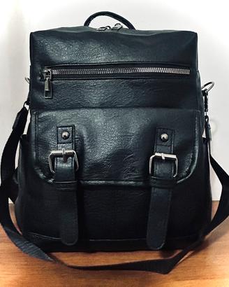 Elegante zaino nero con molte tasche