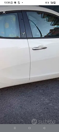Lancia Ypsilon da rivedere qualcosina motore ok