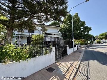 Villetta a schiera Lido Scacchi vicinissima al mar