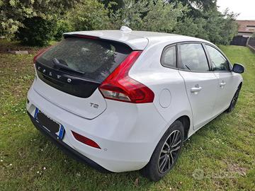 Volvo V40 T2 Business Plus