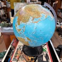 mappamondo vintage luminoso