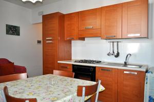 Bilocale con balcone a due passi dal mare