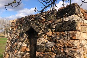 Terreno con antica pajara abitabile e forno