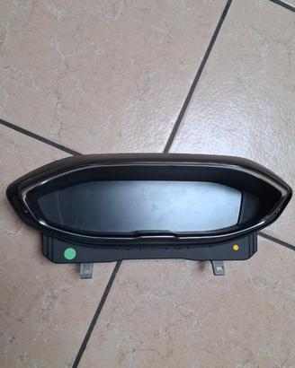 Quadro strumenti Peugeot 3008 ibrida.