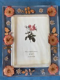 Cornice decorata con fiori secchi