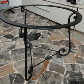 Tavolo rotondo da fumo in ferro