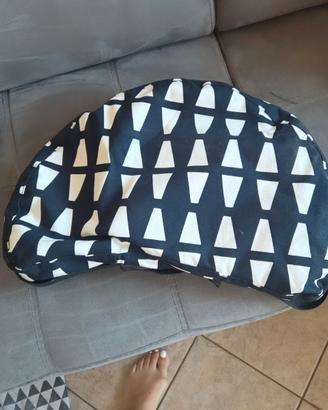 Supporto laptop IKEA BYLLAN nero e bianco 