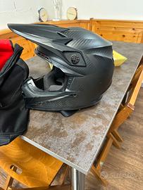 Casco bell in carbonio taglia s