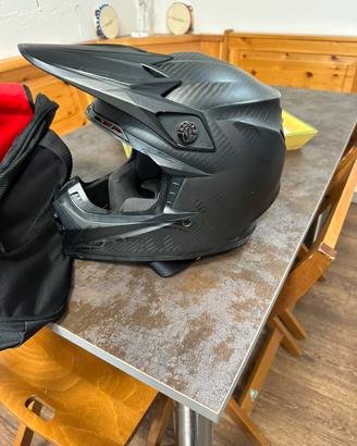 Casco bell in carbonio taglia s