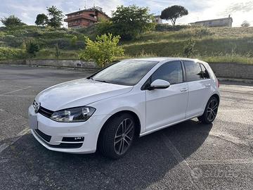 VOLKSWAGEN GOLF 7