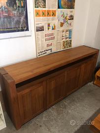 Buffet in legno massiccio