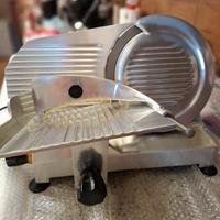 affettatrice semi professionale 