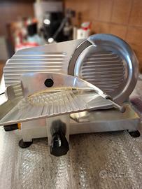 affettatrice semi professionale 