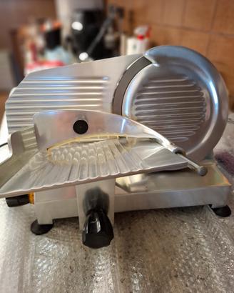 affettatrice semi professionale 