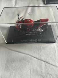 Modellino moto Honda cbr 900 rr con teca