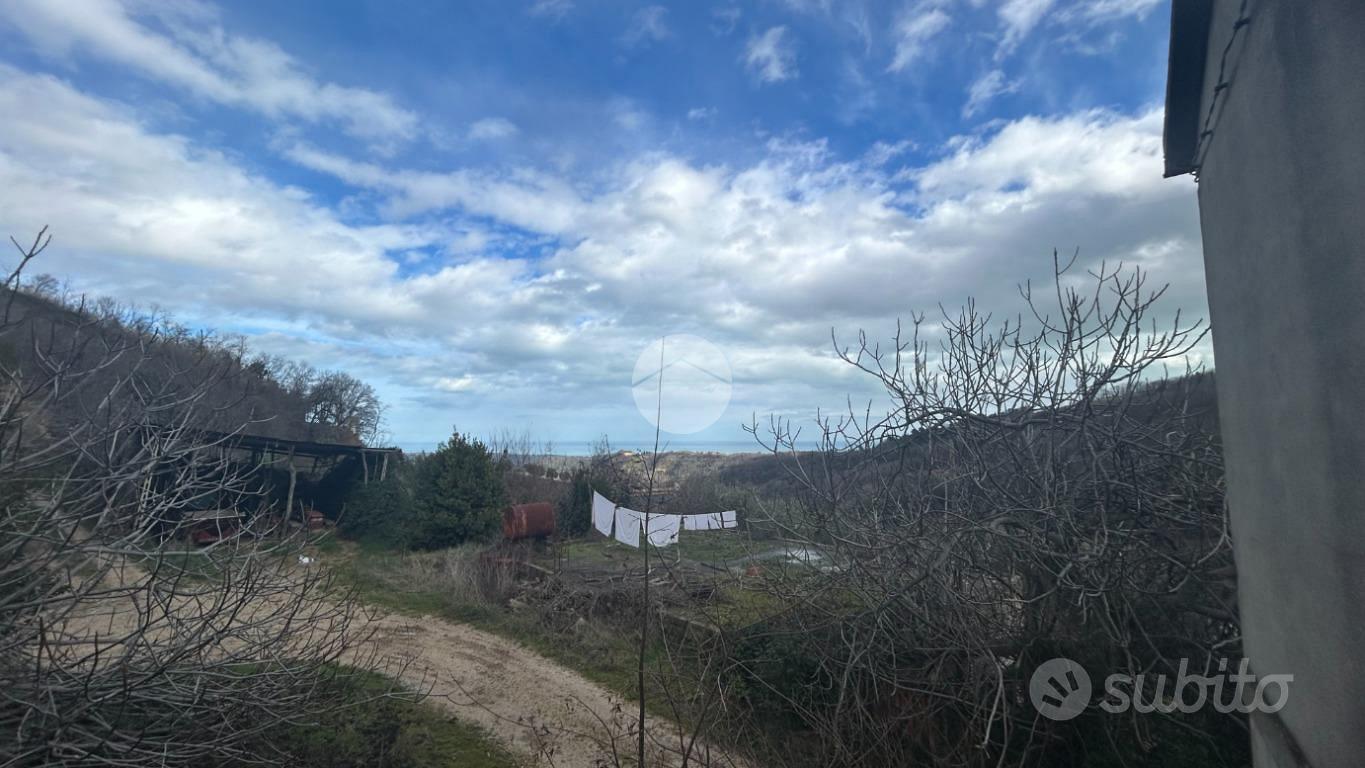 TER. AGRICOLO A RIPATRANSONE - Vista 2