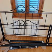 Letto matrimoniale a baldacchino 