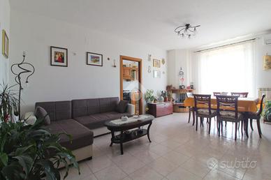 3 LOCALI A MOSCIANO SANT'ANGELO