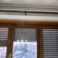 Schermo motorizzato con proiettore