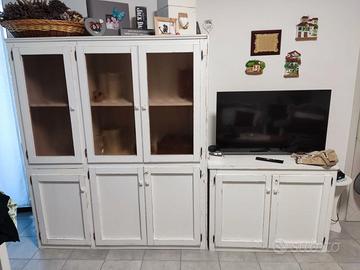 credenza in legno dallo stile rustico shab chic