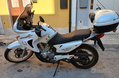 Moto Honda Transalp 650-2005