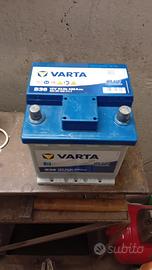 Batteria varta 12 V 44 amp