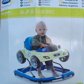 girello modello macchina rossa 